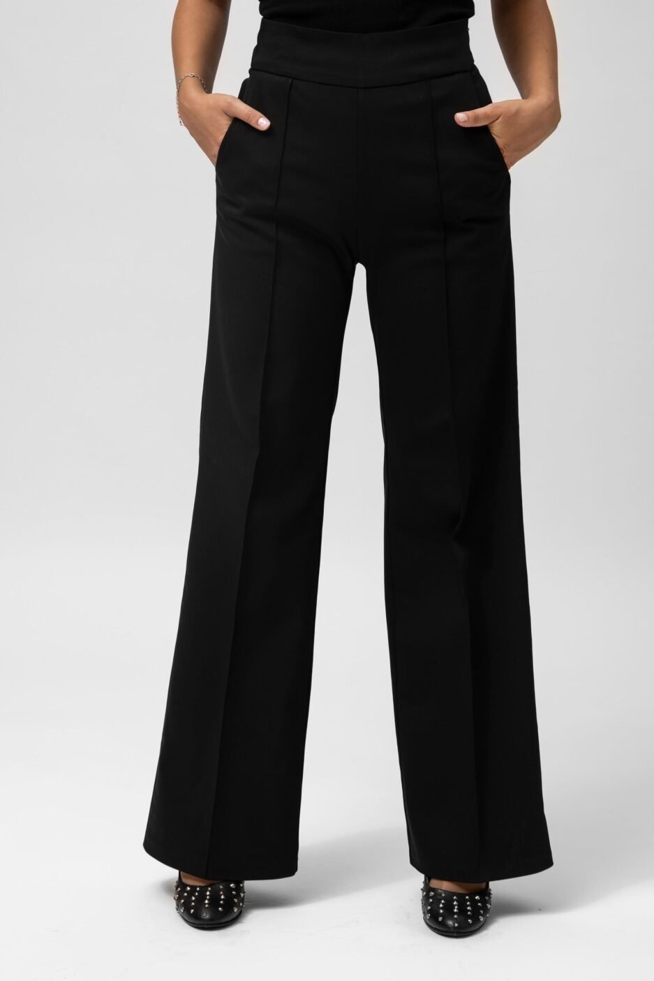 Women's wide leg trousers