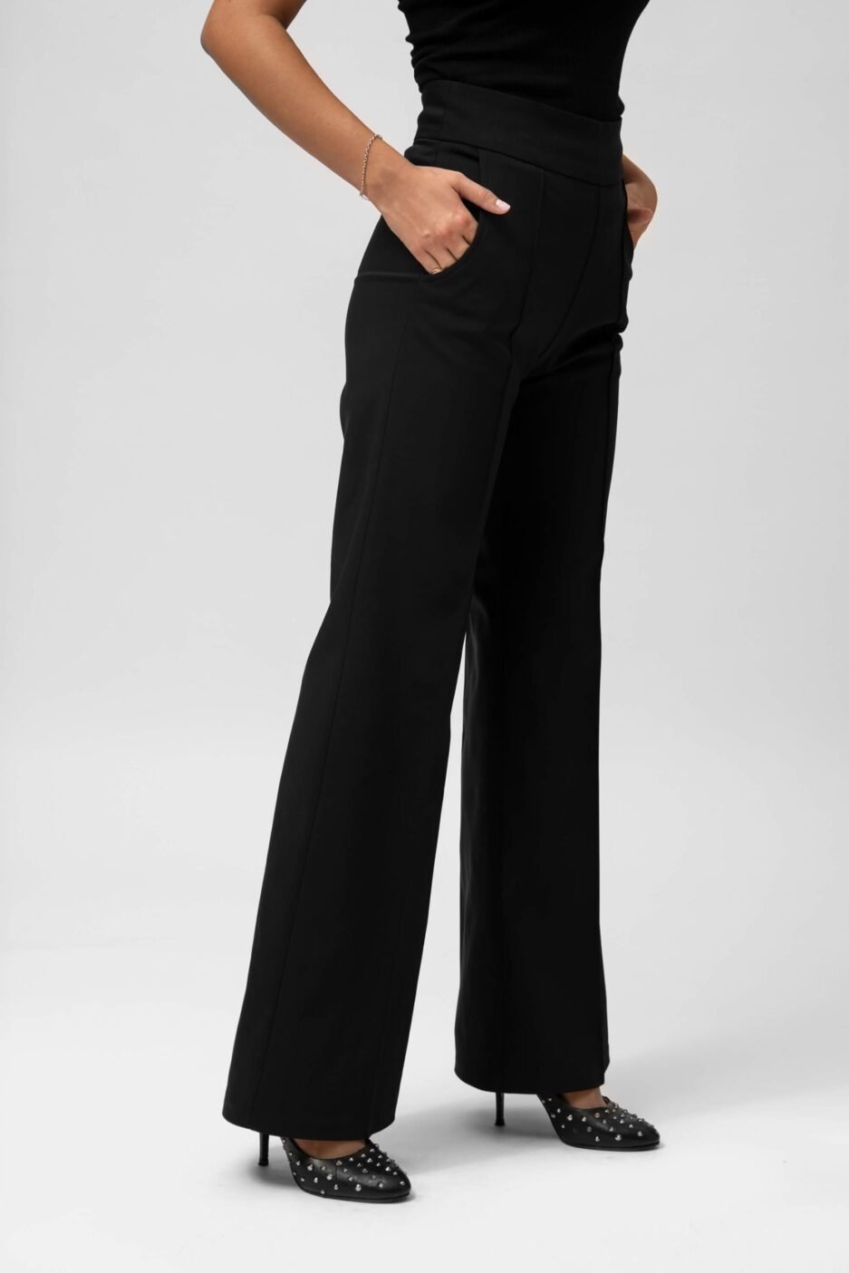 Women's wide leg trousers