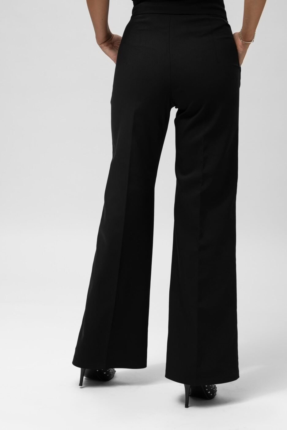 Women's wide leg trousers